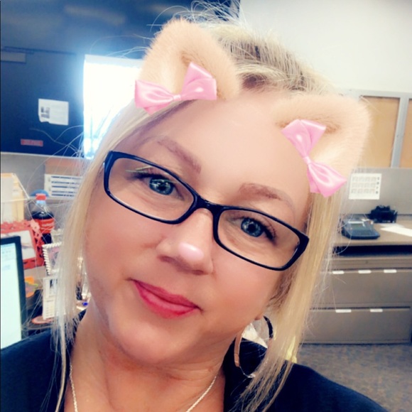 Meet your Posher, Heather - Picture 1 of 1